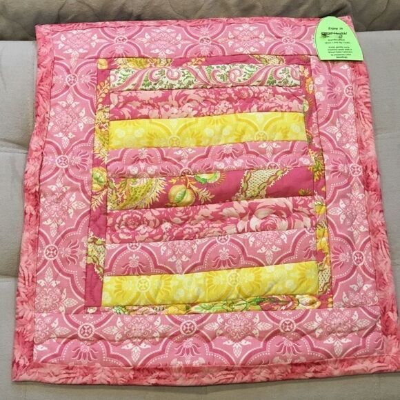 NWT Hand Crafted Anna Griffin Fabrics Runner - Picture 2 of 7